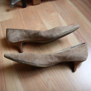 Calvin Klein Beige Suede Kitten Heel / 10M